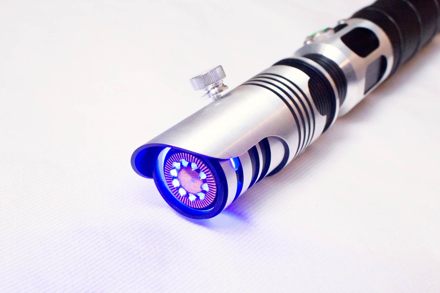 2pcs Bladeplug for 1 lightsaber.
